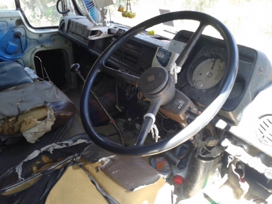 ขายรถบรรทุก ISUZU JCM เครื่อง 6BD1-165 แรง 1 เพลา ปี 23 ทะเบียนพร้อม