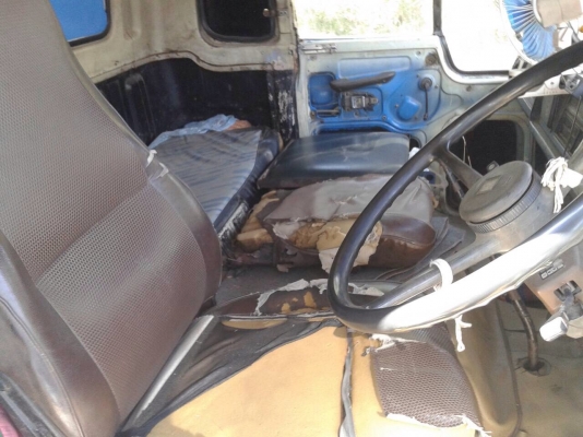 ขายรถบรรทุก ISUZU JCM เครื่อง 6BD1-165 แรง 1 เพลา ปี 23 ทะเบียนพร้อม