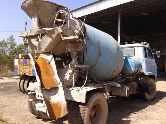 ขายรถโม่ปูน 6 ล้อ JCM เครื่อง 6BF-185 แรง โม่ตรงขนาด 2.5 คิว ทะเบียนพร้อม