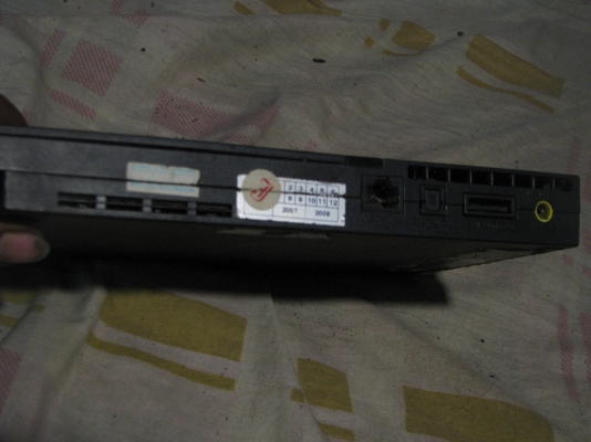 ขายเครื่องเล่น PS2 รุ่น scph 77006 ขายตามสภาพ ขายเฉพาะตัวเครื่อง