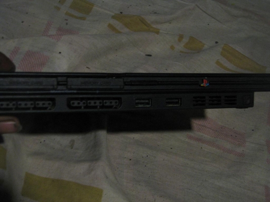 ขายเครื่องเล่น PS2 รุ่น scph 77006 ขายตามสภาพ ขายเฉพาะตัวเครื่อง