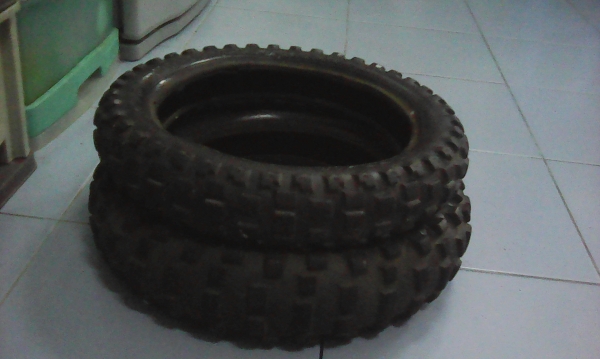 2.50-10 และ 80/100-10 ยางมอเตอร์ไซด์เล็ก IRC MOTOCROSS IX KIDS มี 2 เส้น tel.081-427-3941 ไอดีไลน์ autobot107 2.50-10 และ 80/100-10 ยางมอเตอร์ไซด์เล็ก IRC MOTOCROSS IX KIDS มี 2 เส้น tel.081-427-3941 ไอดีไลน์ autobot107