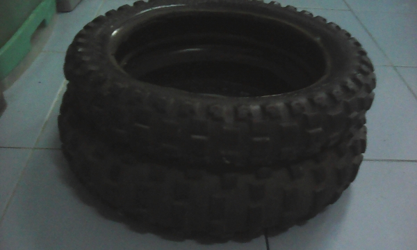 2.50-10 และ 80/100-10 ยางมอเตอร์ไซด์เล็ก IRC MOTOCROSS IX KIDS มี 2 เส้น tel.081-427-3941 ไอดีไลน์ autobot107 2.50-10 และ 80/100-10 ยางมอเตอร์ไซด์เล็ก IRC MOTOCROSS IX KIDS มี 2 เส้น tel.081-427-3941 ไอดีไลน์ autobot107