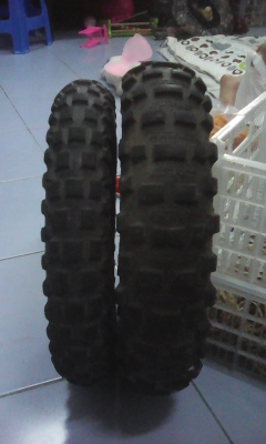 2.50-10 และ 80/100-10 ยางมอเตอร์ไซด์เล็ก IRC MOTOCROSS IX KIDS มี 2 เส้น tel.081-427-3941 ไอดีไลน์ autobot107 2.50-10 และ 80/100-10 ยางมอเตอร์ไซด์เล็ก IRC MOTOCROSS IX KIDS มี 2 เส้น tel.081-427-3941 ไอดีไลน์ autobot107