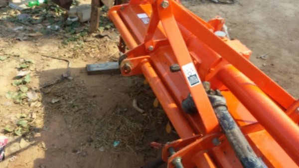 ขาย 37.500บาท โรตารี่สวยๆ ใช้งานแค่100ชม. คูโบต้า47Psแรงตราช้างรุ่นใหม่RX182F ขาย 37.500บาท โรตารี่สวยๆ ใช้งานแค่100ชม. คูโบต้า47Psแรงตราช้างรุ่นใหม่RX182F