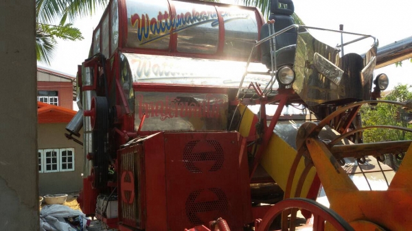 ขาย370.000 รถเกี่ยวอุ้ม 2.2ตัน เครื่องฮีโน่ 205แรง โซ่ใหม่ใบแบคโคร สภาพดีพร้อมใช้งาน