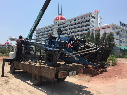 ตัวนี้ส่งไป เพชรบุรีคับ ขายท่อสูบน้ำขนาด10นิ้วยาว4วา2ศอกแบบขับเคลื่อนที่ได้ท่อสวยเครื่องดี