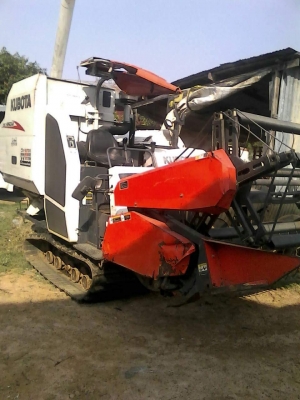 ขายรถเกี่ยวข้าว KUBOTA DC95 พร้อมเทรลเลอร์ลากจูง ใช้งานน้อย พร้อมใช้งาน ราคา490,000 สนใจโทร 090-8588220คุณนะ 093-3258446คุณบิว หรือเข้าดูสินค้าอื่นๆได้ที่ www.truck.in.th/498 หรือเพจFacebook ณรงค์ ซื้อขายรถมือสอง (เว็บไซต์ส่วนตัว) หรือFacebook คุณนะ รถบรร