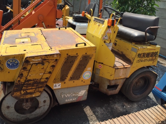 รถบด SAKAI รุ่น TW350 ขนาด 4 ตัน สภาพดีมาก