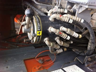 HITACHI ZX135US ปี 2005 สนใจติดต่อ ธีรเทพ 062-7091748