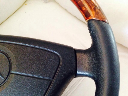 พวงมาลัยแอร์แบ็คลายไม้