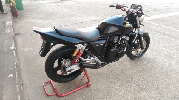 ขายคับ HONDA CB400 ปี93 สีสวย ท้ายแต่ง ท่อแต่งshotgun แฮนด์บาร์ ไฟเลี้ยวแต่ง อินวอยส์ สรรพสามิตร ราคา 57500 บาท ส่งได้ทั่วไทยคับ สนใจติดต่อ 081-0578282 FACEBOOK ชาญณรงค์ ป๊อป ชัยอมฤต ไอดีไลน์ POPBIGBIKESAKON คับ สนใจรถสวย ถูก ดี ต้อง POP BIGBIKE SAKONNAKH