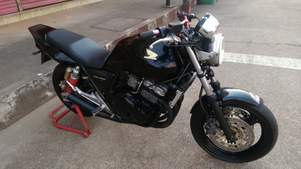 ขายคับ HONDA CB400 ปี93 สีสวย ท้ายแต่ง ท่อแต่งshotgun แฮนด์บาร์ ไฟเลี้ยวแต่ง อินวอยส์ สรรพสามิตร ราคา 57500 บาท ส่งได้ทั่วไทยคับ สนใจติดต่อ 081-0578282 FACEBOOK ชาญณรงค์ ป๊อป ชัยอมฤต ไอดีไลน์ POPBIGBIKESAKON คับ สนใจรถสวย ถูก ดี ต้อง POP BIGBIKE SAKONNAKH