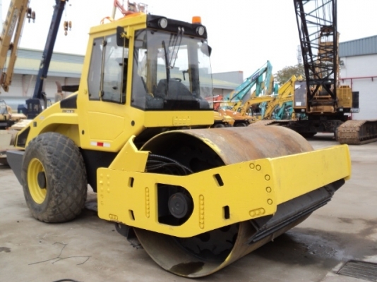 รถบดสั่นสะเทือนBoomag BW211D-4 เก่านอกแท้ 100\% รถบดสั่นสะเทือนBoomag BW211D-4 เก่านอกแท้ 100\%