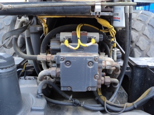 รถบดสั่นสะเทือนBoomag BW211D-4 เก่านอกแท้ 100\% รถบดสั่นสะเทือนBoomag BW211D-4 เก่านอกแท้ 100\%