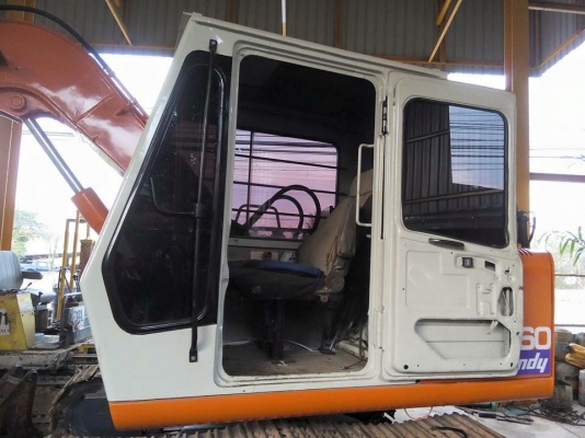 ขายด่วน HITACHI EX60G รถเก่านอก100\%  มีลายหัวกระแทก มีแอร์ หัวเก๋ง มีใบอินวอย  สนใจติดต่อ คุณวัชรัตน์ 0925768909