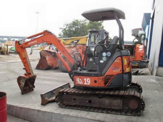ขายด่วน HITACHI ZX30U-2 รถเก่านอกแท้ญี่ปุ่น สภาพพร้อมใช้งานมีเอกสารอินวอย สนใจติดต่อ คุณวัชรัตน์ โทร:0925768909