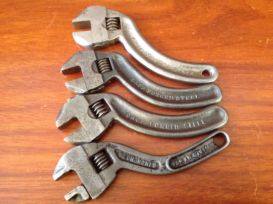 ขายประแจเลื่อนโบราณ Antique Robinson ขนาด 6"