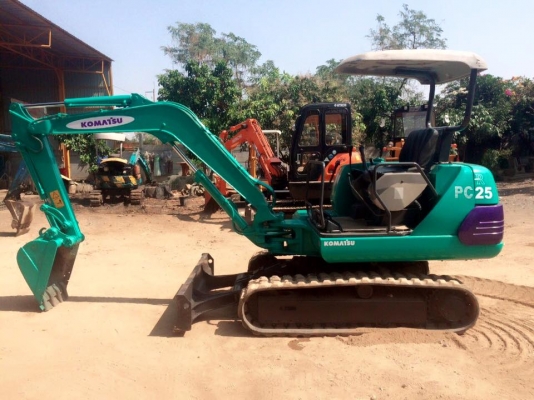 ขายด่วน KOMATSU PC 25-1 รุ่น7  สภาพสวยพร้อมใช้งาน รถเก่านอกญี่ปุ่นไม่เคยใช้ในไทย เครื่องดี ปั้มเยี่ยม ช่วงล่างสวย พร้อมเช็กระบบ มีเอกสารใบอินวอย