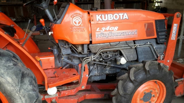 ขายรถไถ 34 แรง KUBOTA สภาพพร้อมใช้งาน  พร้อมอุปกรณ์ ผานหน้า - หลัง โรตารี่