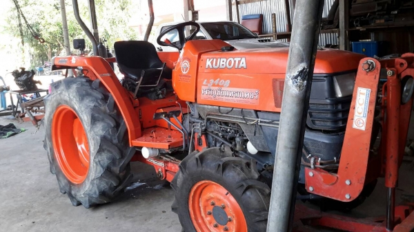 ขายรถไถ 34 แรง KUBOTA สภาพพร้อมใช้งาน  พร้อมอุปกรณ์ ผานหน้า - หลัง โรตารี่