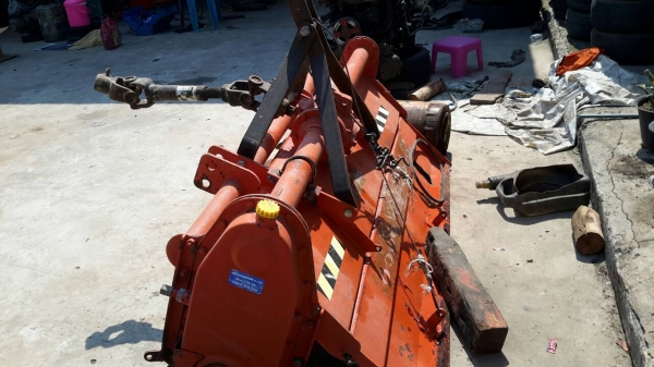 ขายรถไถ 34 แรง KUBOTA สภาพพร้อมใช้งาน  พร้อมอุปกรณ์ ผานหน้า - หลัง โรตารี่