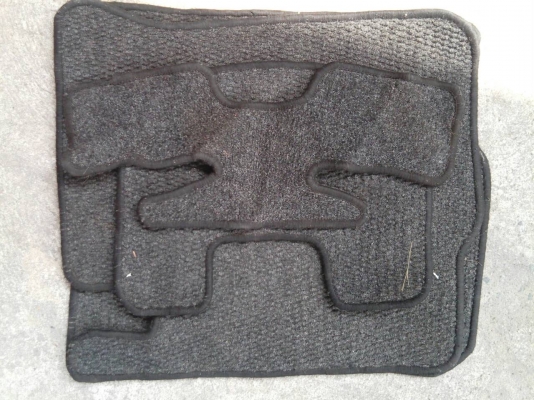 ผ้าปูผื้นรถยนต์สภาพดี