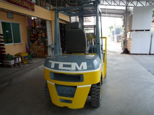 TCM 3 ตัน เสา 4 เมตร