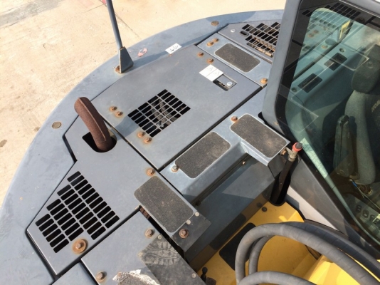 Komatsu PC128US-2E1 ปี 2005 ใช้งานน้อย นำเข้าจากญี่ปุ่น ขายไม่แพงครับ