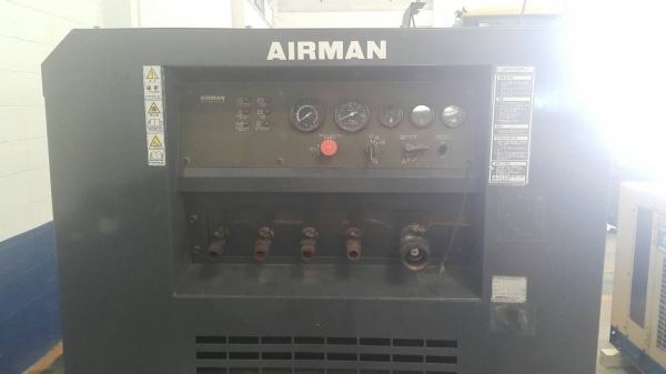 ปั้มลม AIRMAN PDS390S รุ่นใหม่ ถึงไทยแล้วครับ มาพร้อมเทรลเลอร์ด้วย สภาพสวยขายถูกครับ