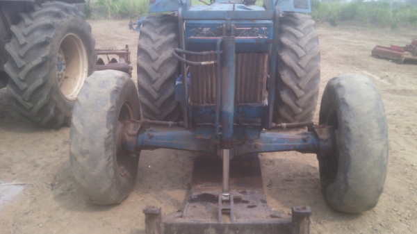 ขายรถไถฟอรด์  6610สองเพลาคานหน้าคาลาโล่  ตามสภาพ