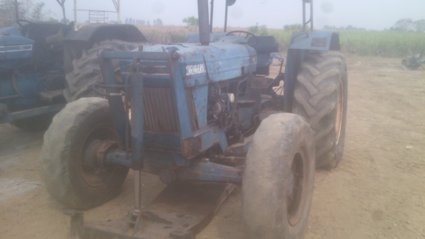 ขายรถไถฟอรด์  6610สองเพลาคานหน้าคาลาโล่  ตามสภาพ