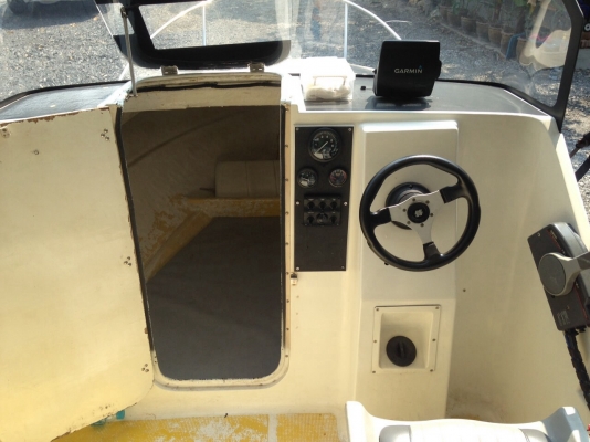 ขายเรือนอก17ฟุตเครื่องยามาฮ่า115แรง ราคา230000บาท สนใจสอบถามลองเรือได้