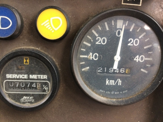 Komatsu WA100-1 SN: 33107 นำเข้าจากญี่ปุ่น อยากขายตัด ล้างสต็อคครับ สภาพดีมาก ๆ เลยครับ