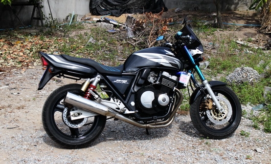 ขาย CB400 สวยสวย ทะเบียนแท้ โอนขนส่งได้เลย