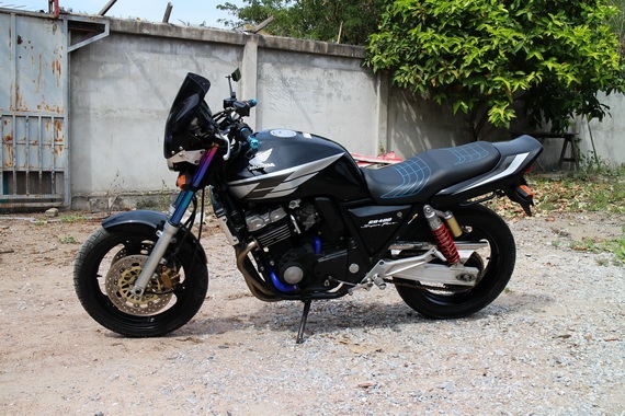 ขาย CB400 สวยสวย ทะเบียนแท้ โอนขนส่งได้เลย