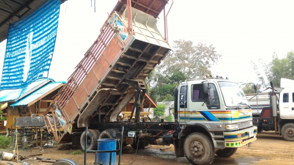 Hino 3M 2เพลาดั้มพ์ 240แรงม้า กระบะข้างไม้ 0891446662 ธนากร