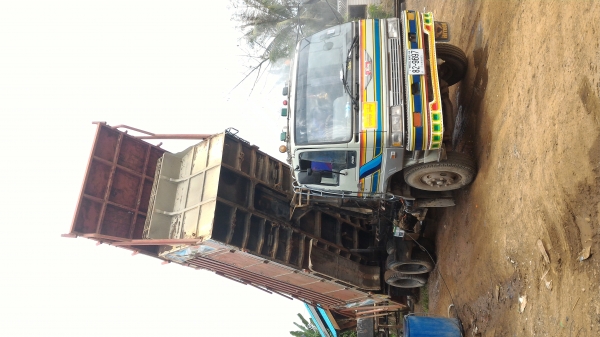 Hino 3M 2เพลาดั้มพ์ 240แรงม้า กระบะข้างไม้ 0891446662 ธนากร Hino 3M 2เพลาดั้มพ์ 240แรงม้า กระบะข้างไม้ 0891446662 ธนากร