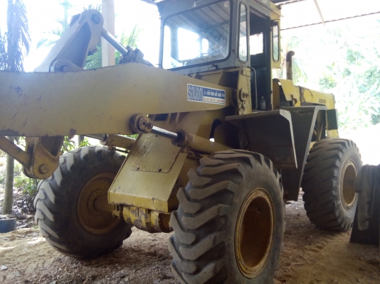 รถตักมี3คัน ขายเหมาและแยกขายก็ได้ พร้อมใช้ทุกคัน