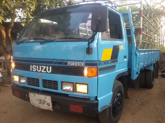 ขาย 6ล้อ isuzu nkr 110 แรงม้า เกียร์สั้น ยกหัวได้ รถห้างแท้ๆ****ขายแล้วคับ...ลูกค้าคุณหนู จ.นครปฐม มารับรถเรียบร้อย ขอบคุณคับ******