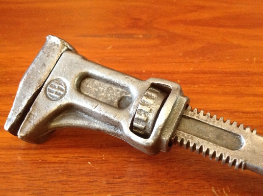 ขายประแจคอม้าหัวค้อนโบราณอังกฤษ ขนาด 12" ขายปากได้ 2" 2 หุน