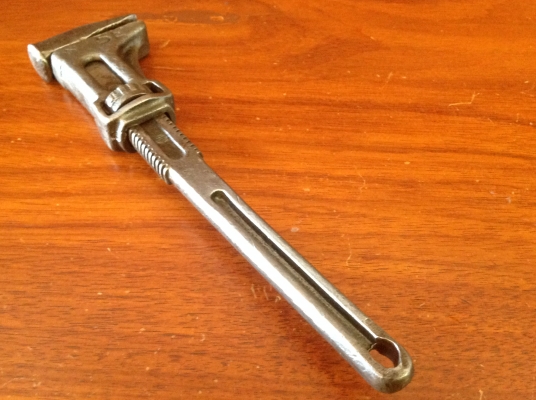 ขายประแจคอม้าหัวค้อนโบราณอังกฤษ ขนาด 12" ขายปากได้ 2" 2 หุน