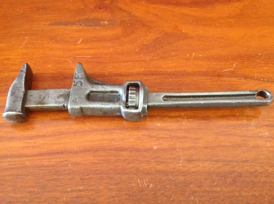 ขายประแจคอม้าหัวค้อนโบราณอังกฤษ ขนาด 12" ขายปากได้ 2" 2 หุน