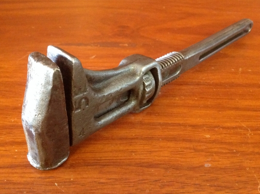 ขายประแจคอม้าหัวค้อนโบราณอังกฤษ ขนาด 12" ขายปากได้ 2" 2 หุน