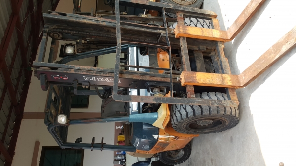 ขายโฟล์คลิฟท์ toyota รุ่น 7fd30