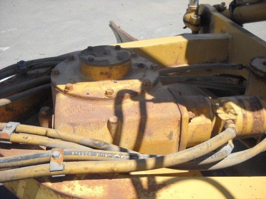 140H #APM01*** ปี2004 8,137ชม. พร้อมScarifierมือ1 (ยี่ห้อ Diamond) 140H #APM01*** ปี2004 8,137ชม. พร้อมScarifierมือ1 (ยี่ห้อ Diamond)