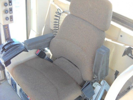 140H #APM01*** ปี2004 8,137ชม. พร้อมScarifierมือ1 (ยี่ห้อ Diamond) 140H #APM01*** ปี2004 8,137ชม. พร้อมScarifierมือ1 (ยี่ห้อ Diamond)