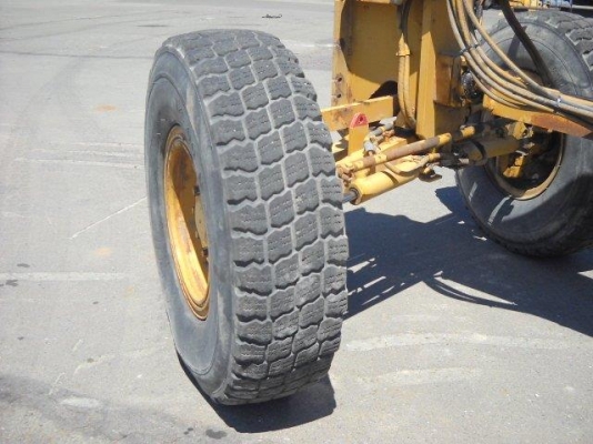 140H #APM01*** ปี2004 8,137ชม. พร้อมScarifierมือ1 (ยี่ห้อ Diamond) 140H #APM01*** ปี2004 8,137ชม. พร้อมScarifierมือ1 (ยี่ห้อ Diamond)