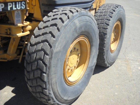 140H #APM01*** ปี2004 8,137ชม. พร้อมScarifierมือ1 (ยี่ห้อ Diamond) 140H #APM01*** ปี2004 8,137ชม. พร้อมScarifierมือ1 (ยี่ห้อ Diamond)