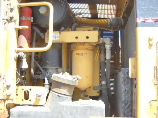 140H #APM01*** ปี2004 8,137ชม. พร้อมScarifierมือ1 (ยี่ห้อ Diamond) 140H #APM01*** ปี2004 8,137ชม. พร้อมScarifierมือ1 (ยี่ห้อ Diamond)